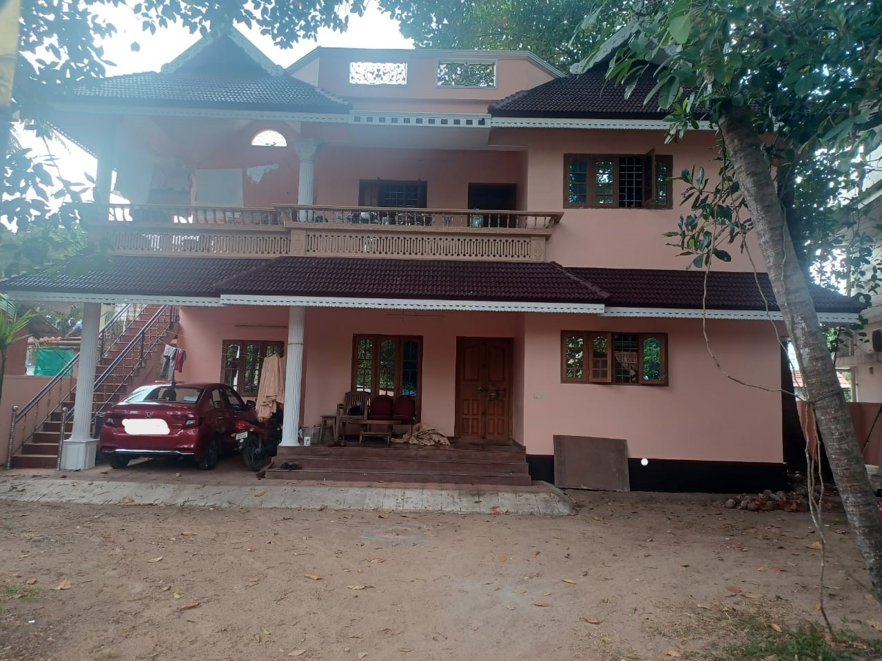 2400sqft 4BHK Semifurnished House with 10cents of Land - for sale in Edapally, Kochi, Kerala