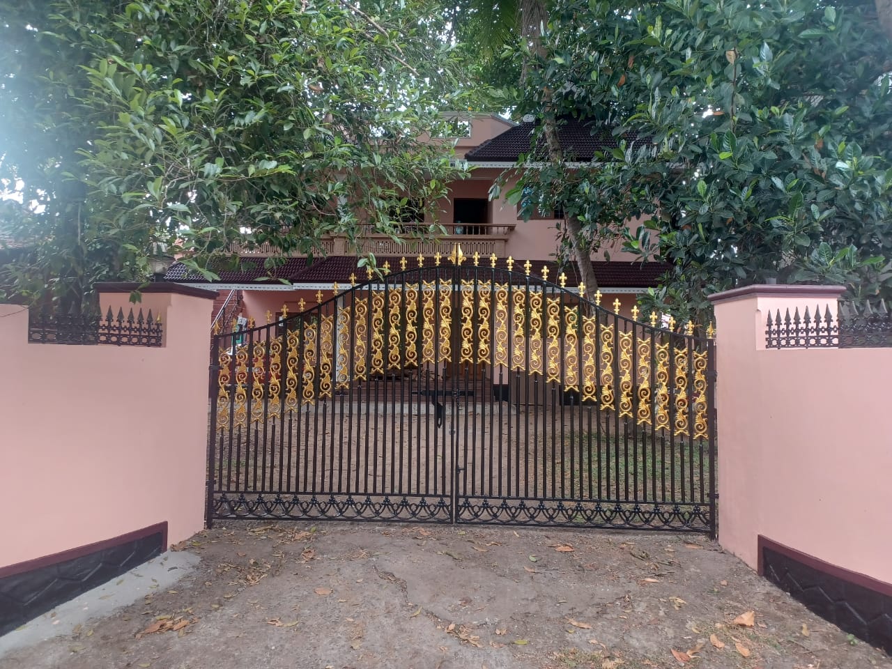 2400sqft 4BHK Semifurnished House with 10cents of Land
