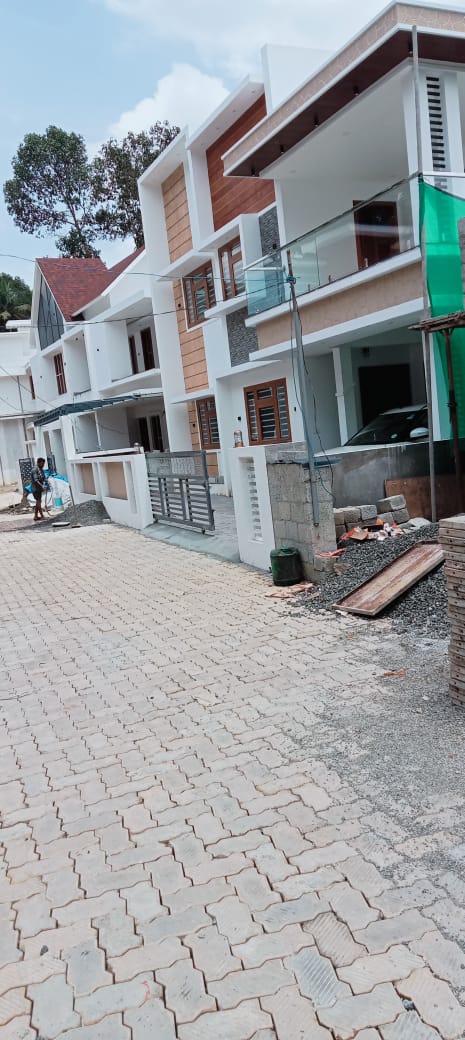 2400sqft 4BHK Semifurnished House with 4.75cents of Land