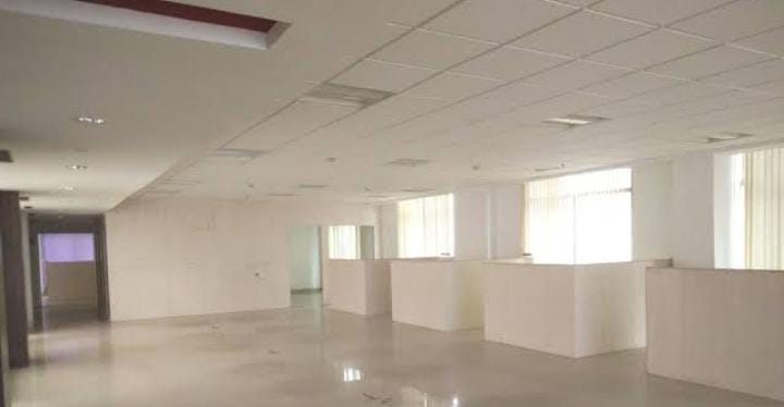 2400sqft Unfurnished Commercial office space