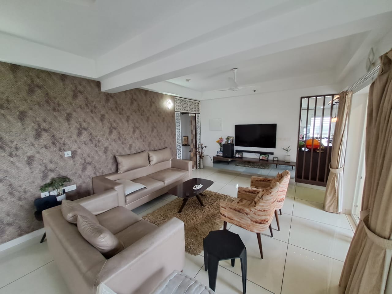 2450sqft 4BHK Fully furnished Flat