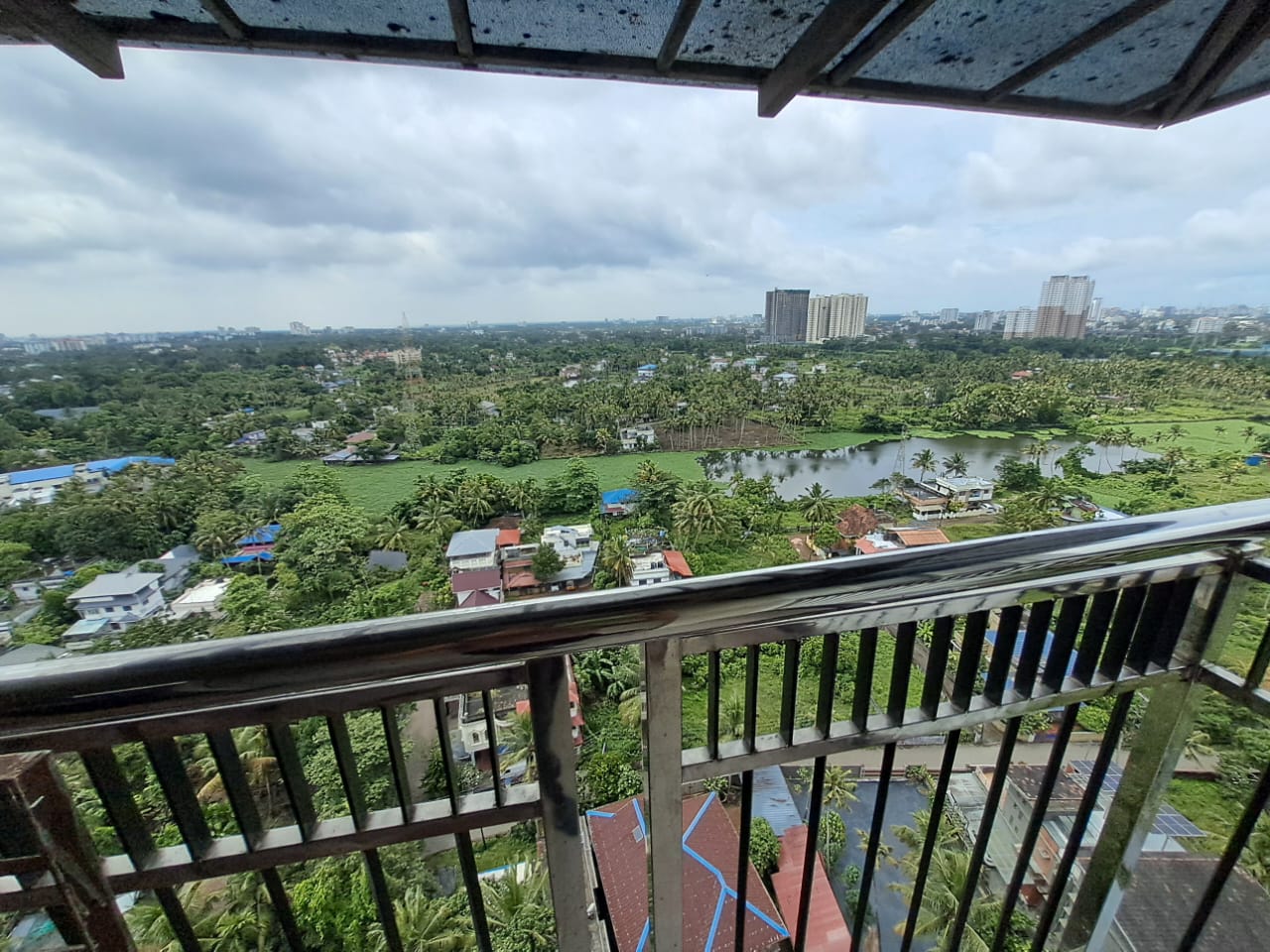 2450sqft 4BHK Fully furnished Flat