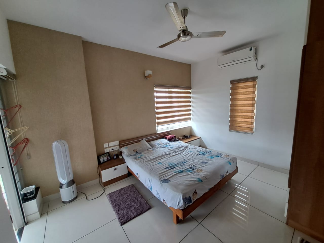 2450sqft 4BHK Fully furnished Flat