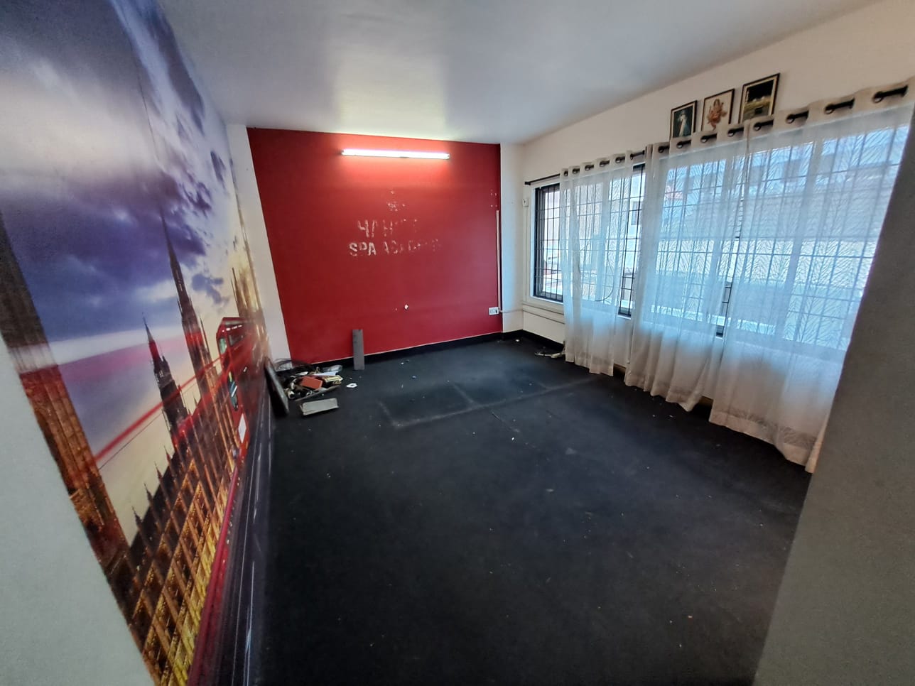 2500sqft 3 Storied Commercial Building