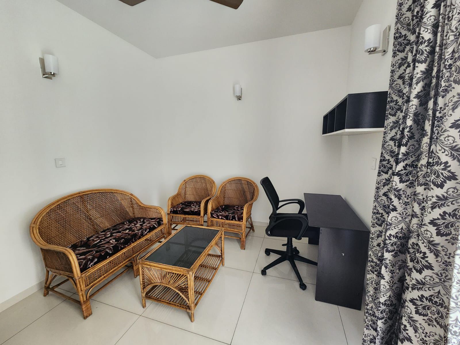 2500sqft 3BHK+study Fully furnished