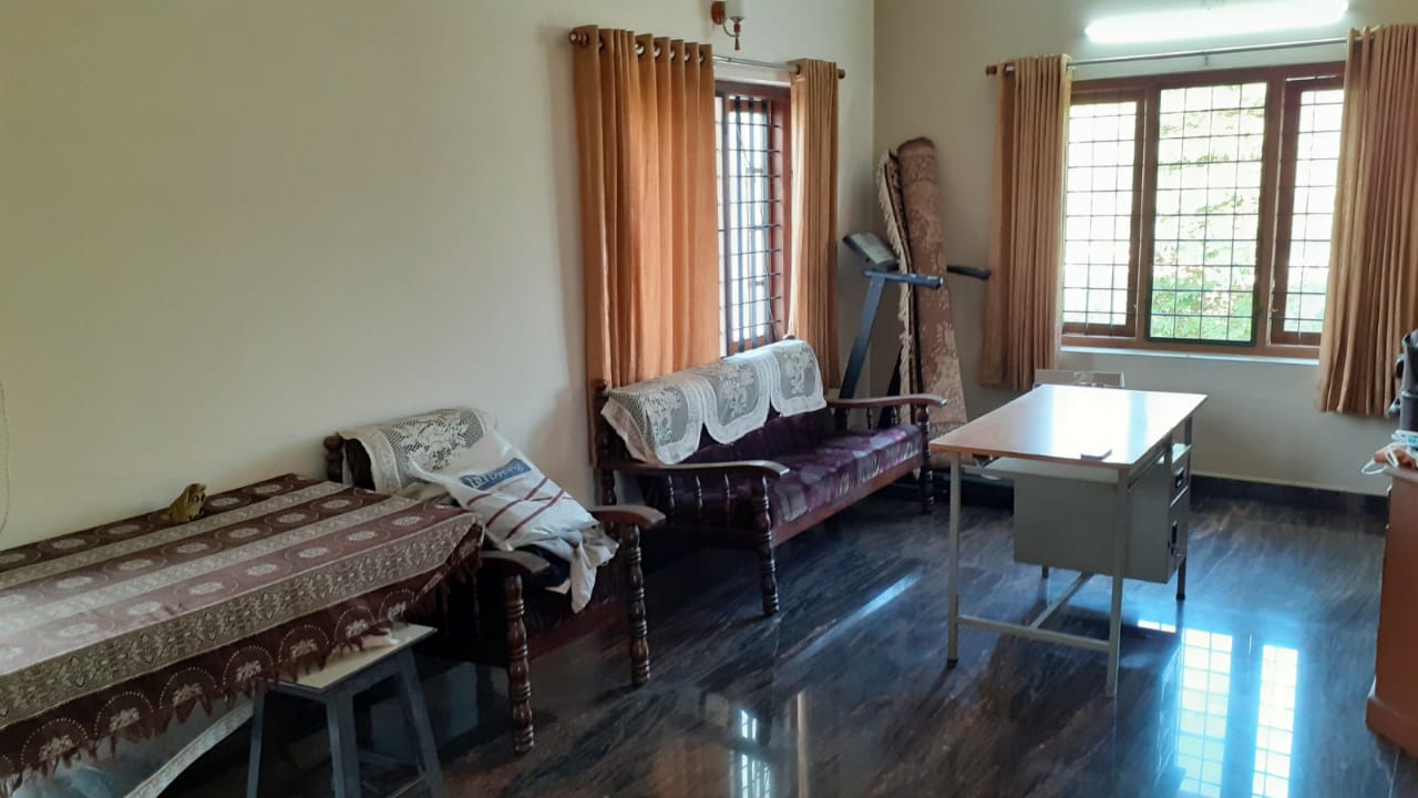 2500sqft 4BHK Furnished House