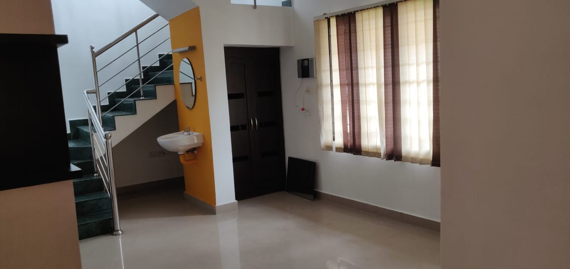 2500sqft 4BHK Independent Villa - for sale in Ponnuruni, Kochi ( Ernakulam ), Kerala