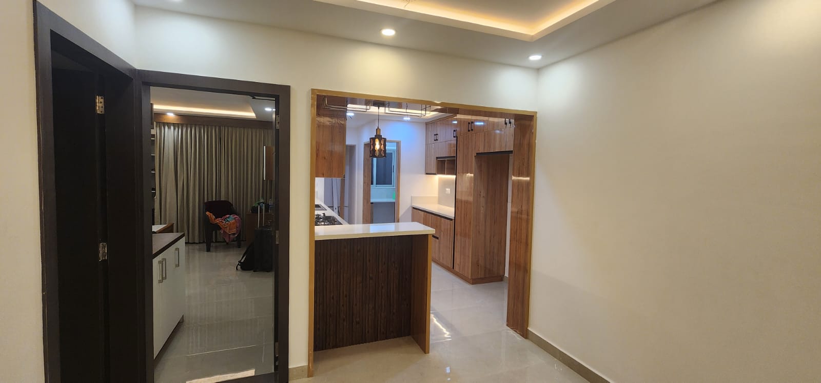 2500sqft 4BHK Semifurnished Apartment