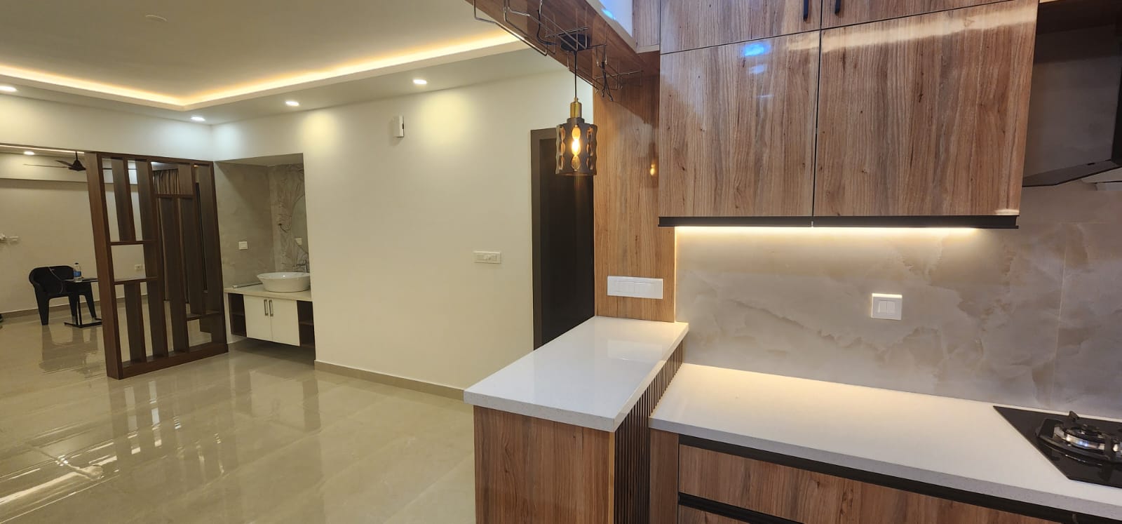 2500sqft 4BHK Semifurnished Apartment