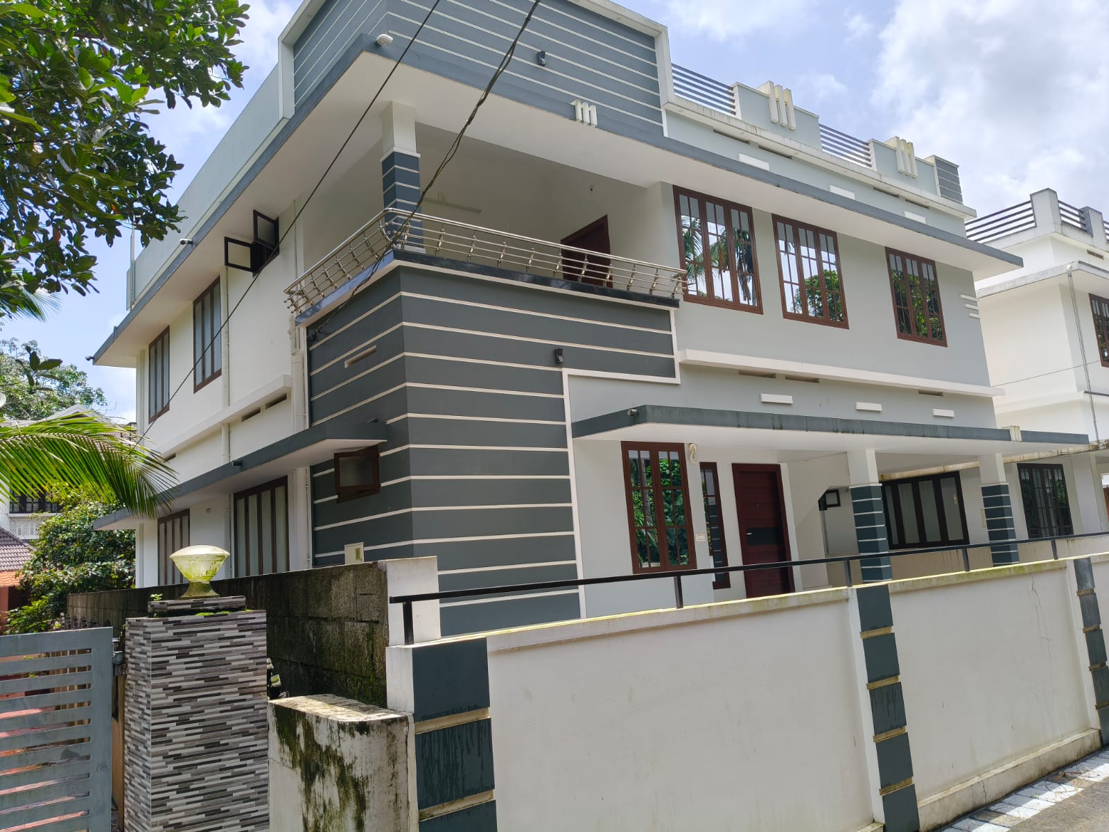 2500sqft 5BHK House - for sale in Chottanikara, Kochi ( Ernakulam ), Kerala
