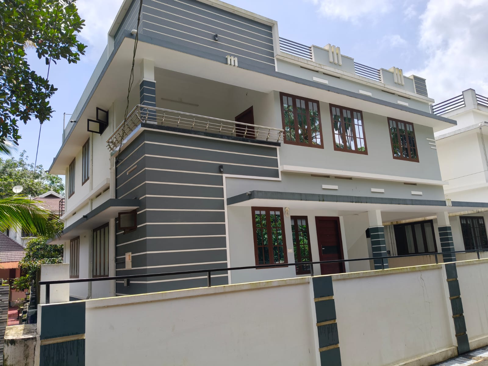 2500sqft 5BHK House