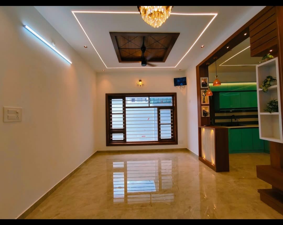 2500sqft 5BHK Semifurnnished House with Land area: 5Cents