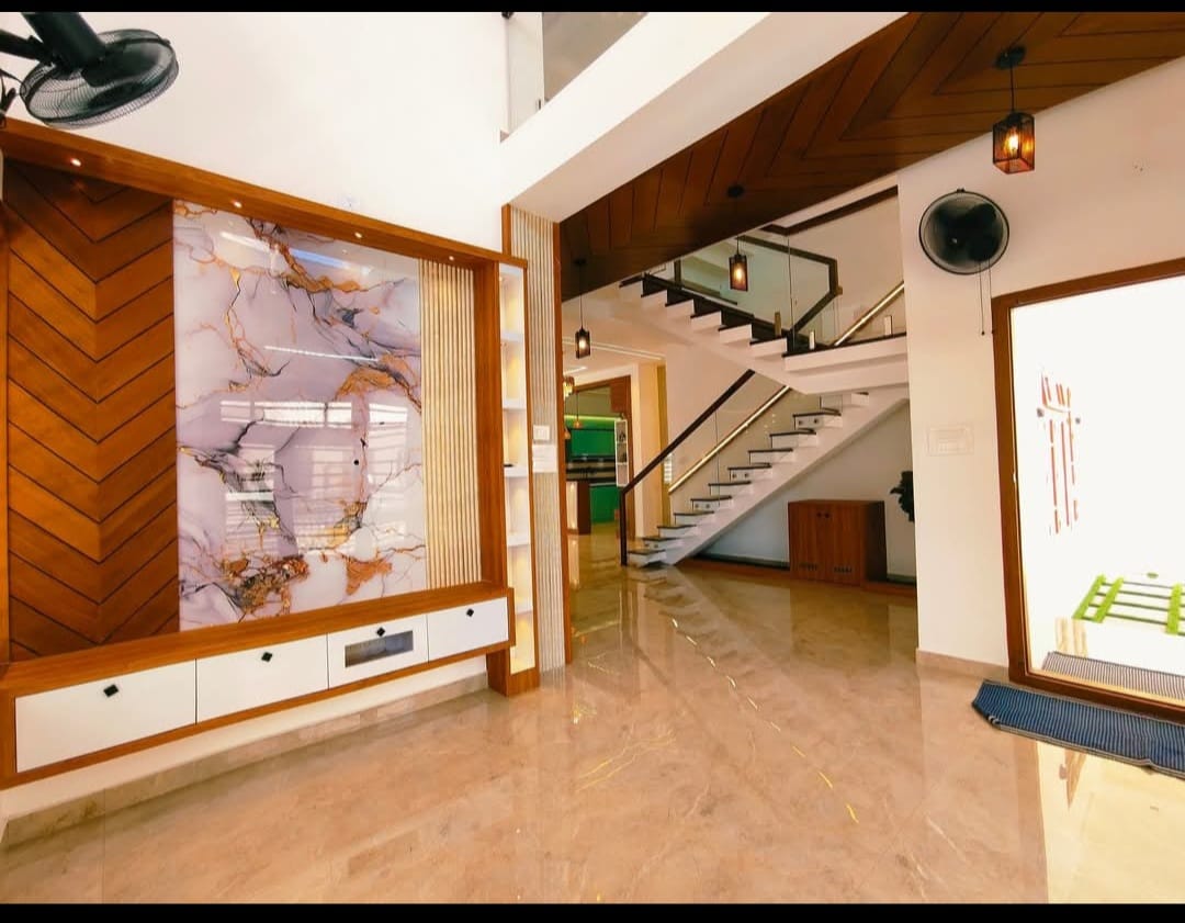 2500sqft 5BHK Semifurnnished House with Land area: 5Cents