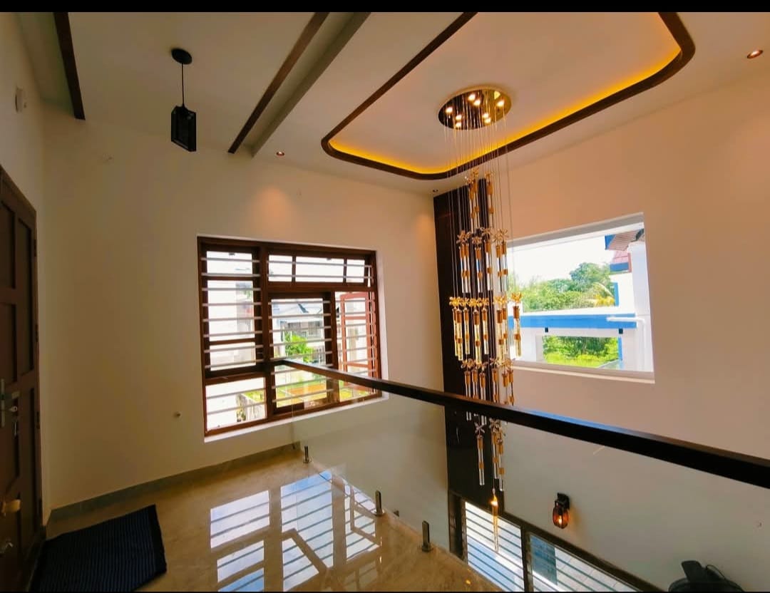2500sqft 5BHK Semifurnnished House with Land area: 5Cents
