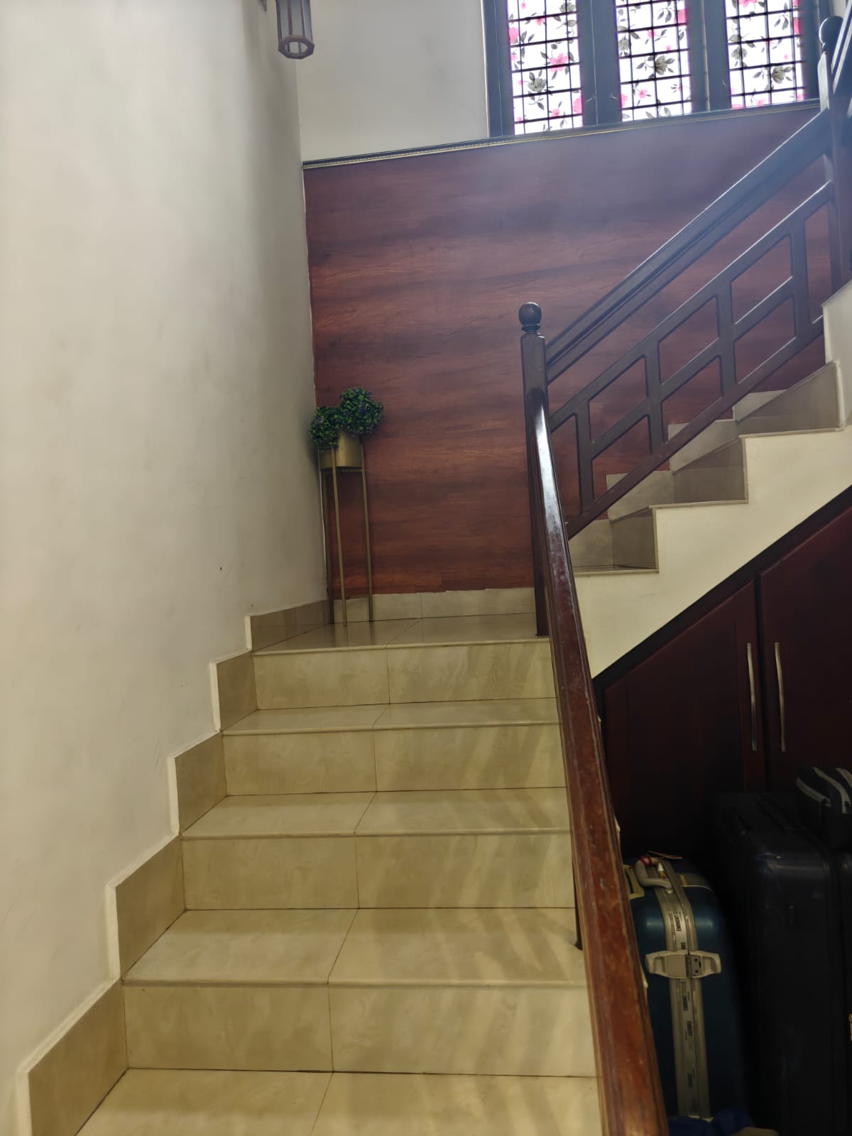 2500sqft 4BHK Semifurnished Independent House