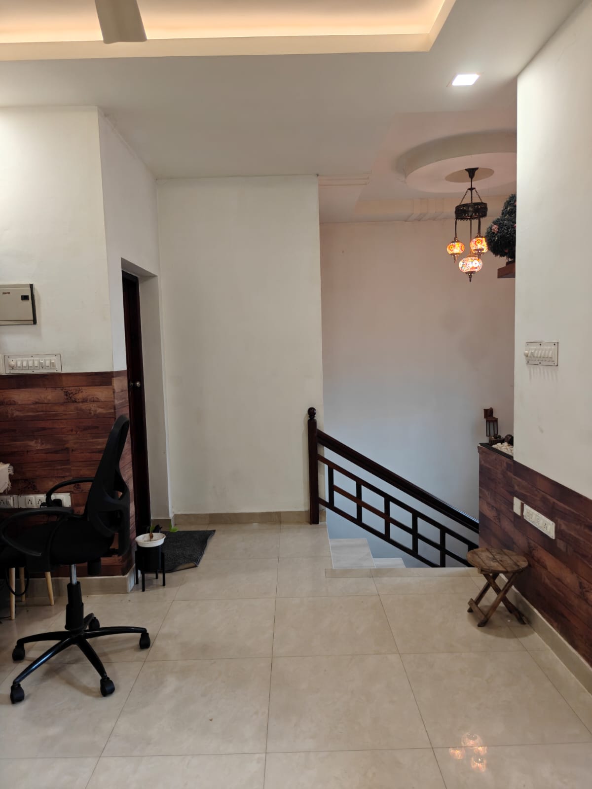 2500sqft 4BHK Semifurnished Independent House