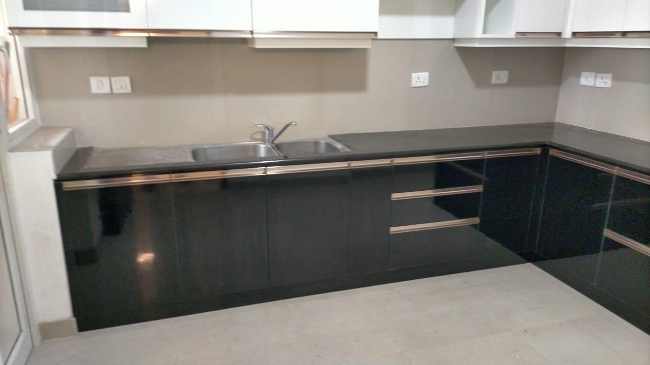 2512sqft 3.5 BHK Fully furnished Flat