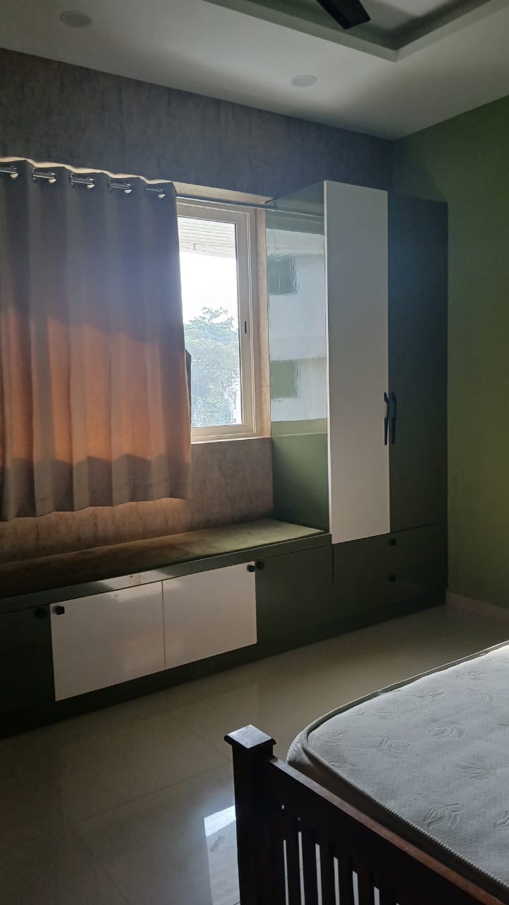 2512sqft 3.5 BHK Fully furnished Flat