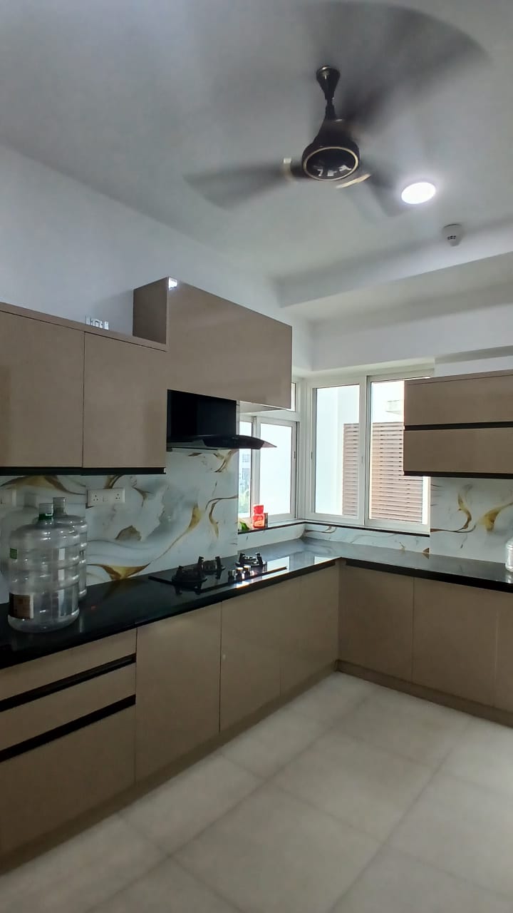 2512sqft 3.5 BHK Fully furnished Flat