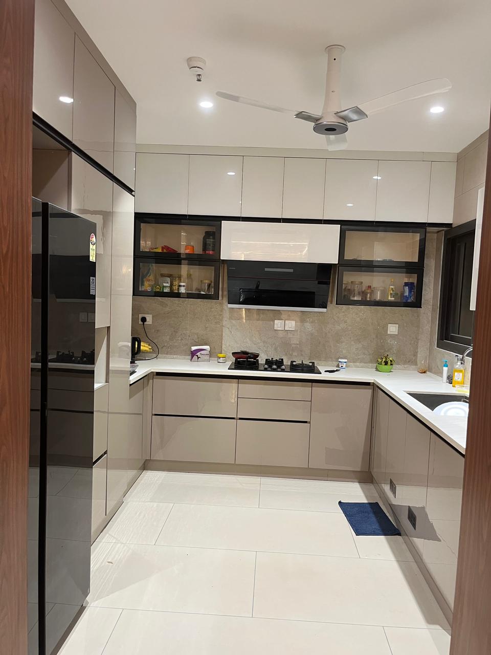 2556sqft 3BHK Furnished Flat