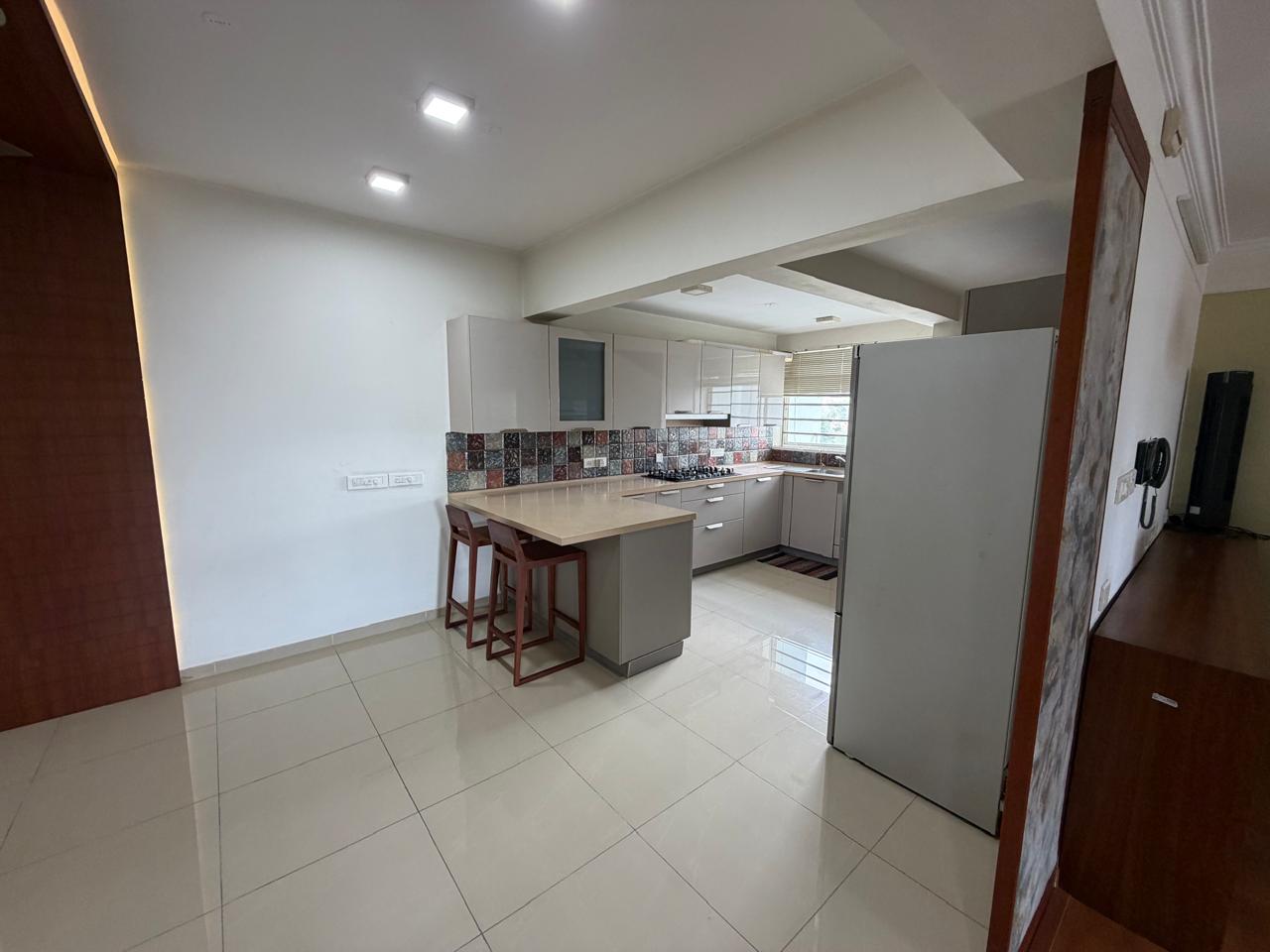 2571sqft 3BHK Fully furnished Flat