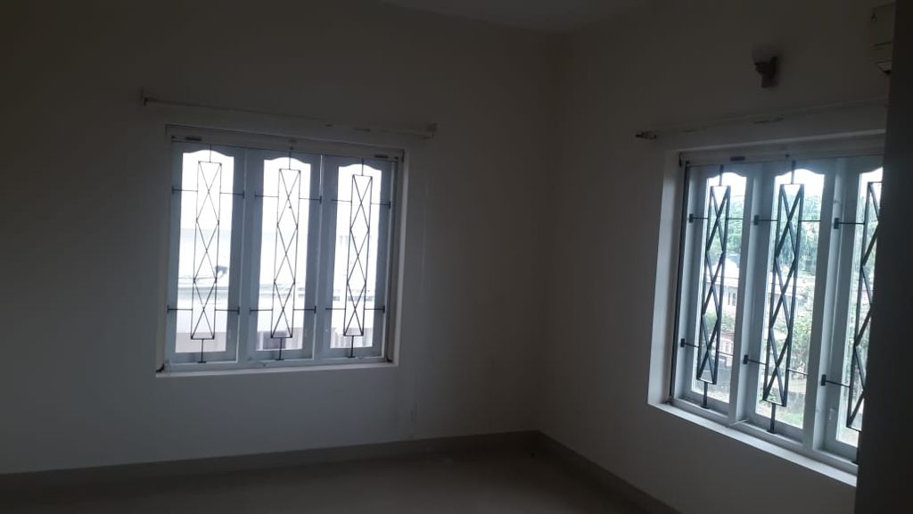 2600sqft 3BHK Semifurnished Gated Villa