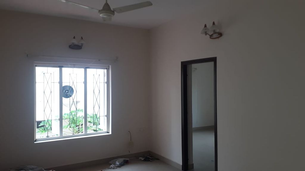 2600sqft 3BHK Semifurnished Gated Villa