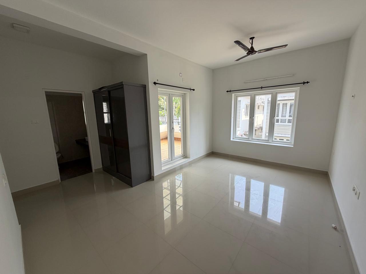 2600sqft 3BHK Semifurnished Villa