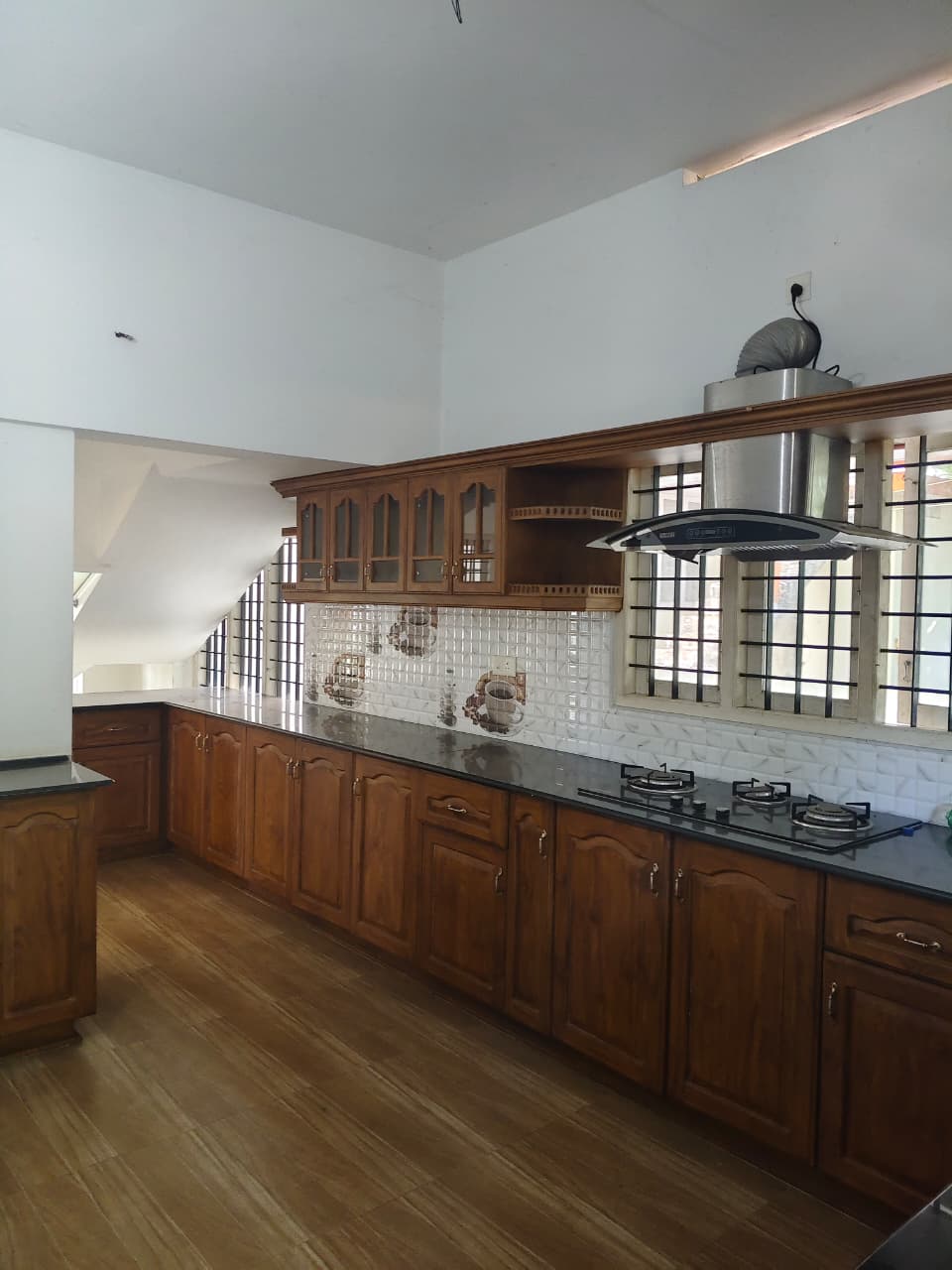 2700sqft 4bhk Semifurnished House