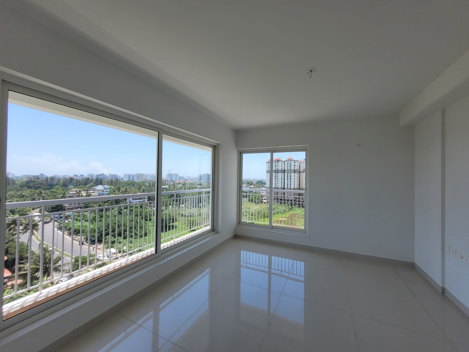 2722sqft 4BHK Semifurnished Flat
