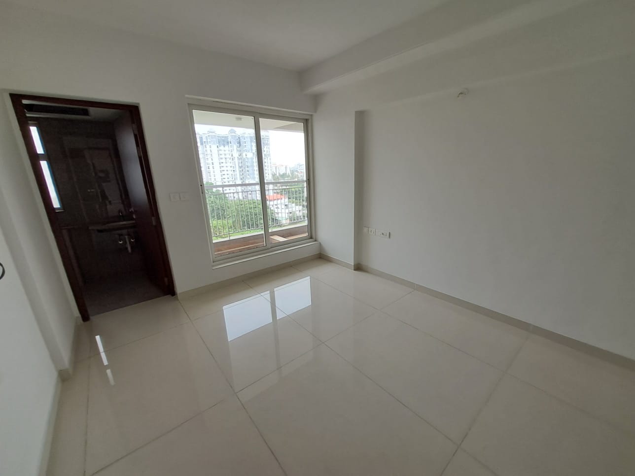 2750 sqft, 4BHK Brand-new Posh Flat in Kaloor