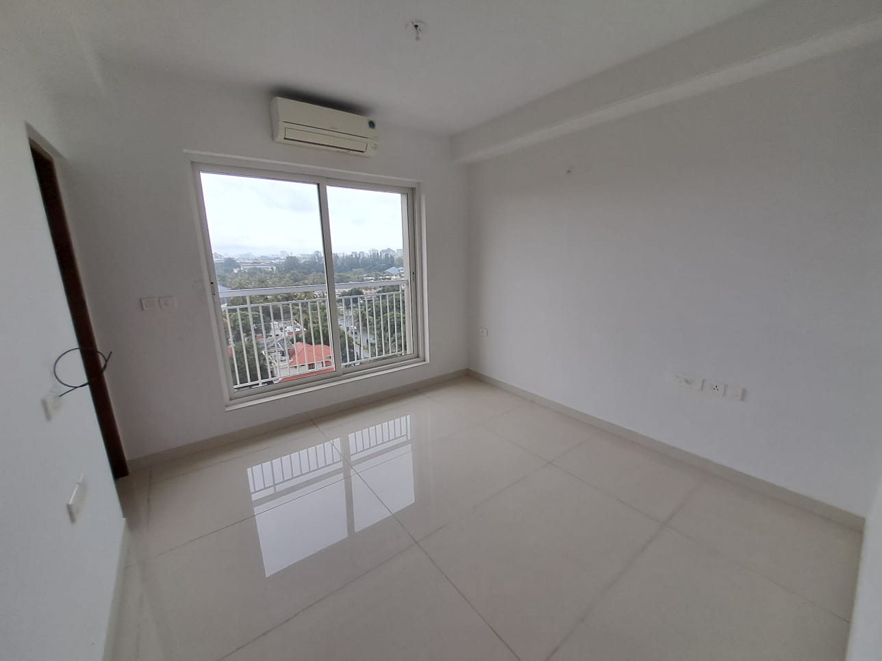 2750 sqft, 4BHK Brand-new Posh Flat in Kaloor