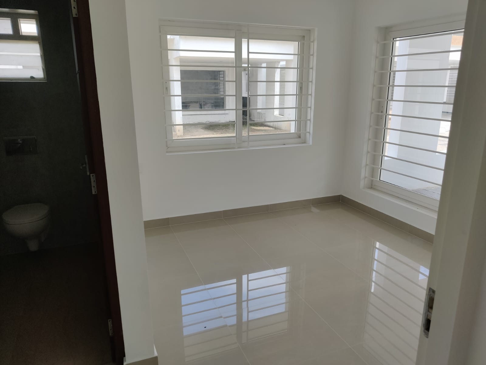 2750 sqft, 4BHK Fully Furnished Villa in Koonammav - for sale in Koonammav, Kochi ( Ernakulam ), Kerala