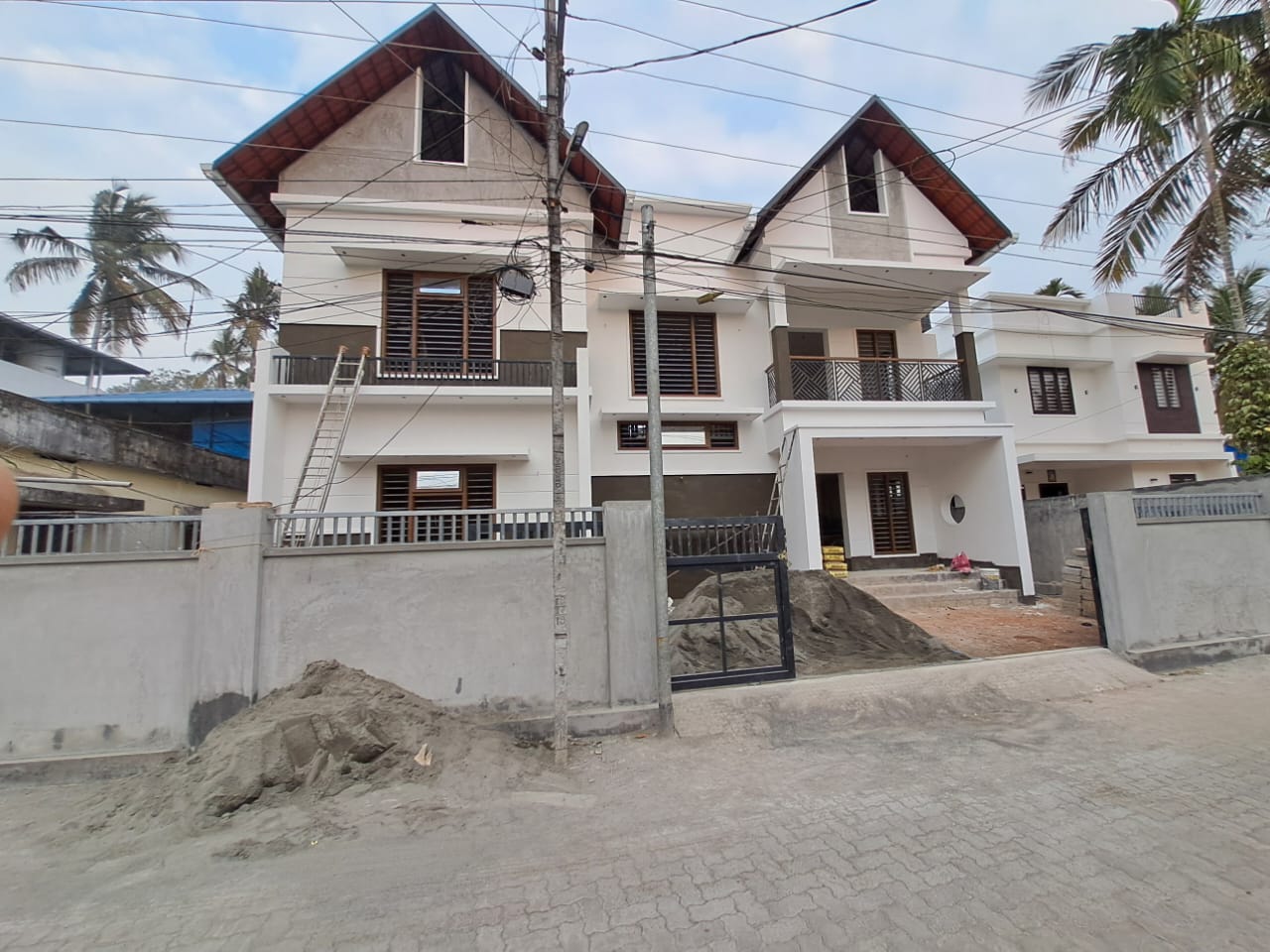 2750sqft 4BHK Brand New House