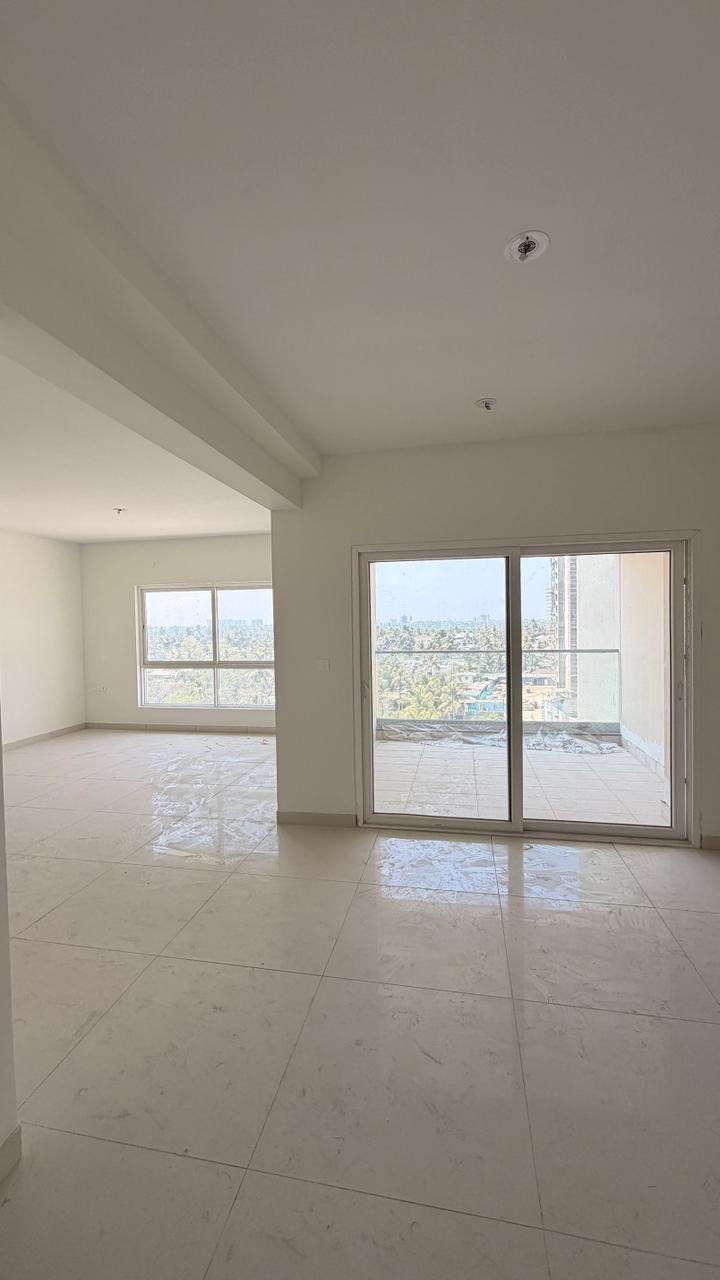 2754sqft 4bhk Semifurnished Flat