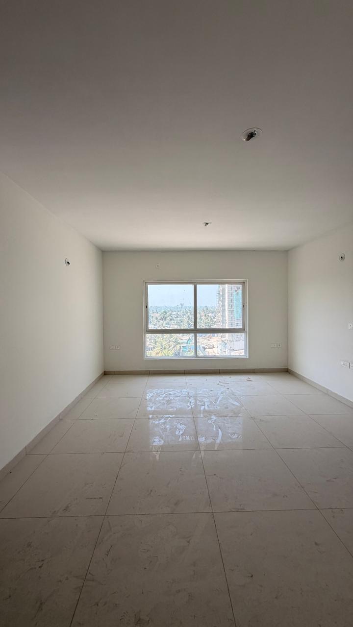 2754sqft 4bhk Semifurnished Flat