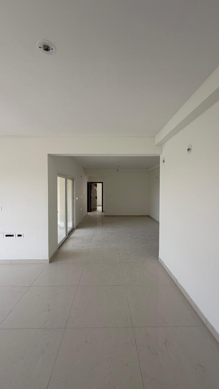2754sqft 4bhk Semifurnished Flat