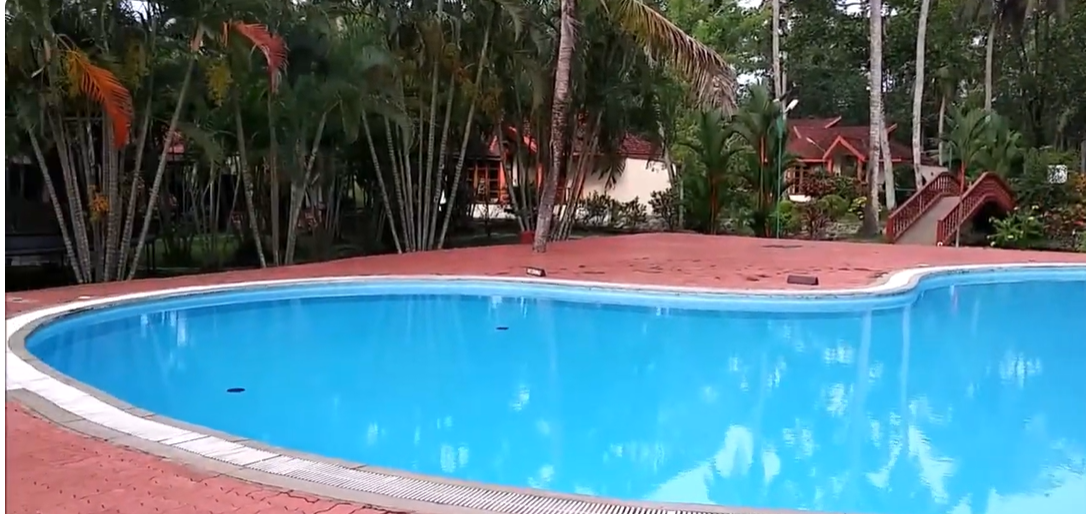 28 Rooms Luxury waterfront resort