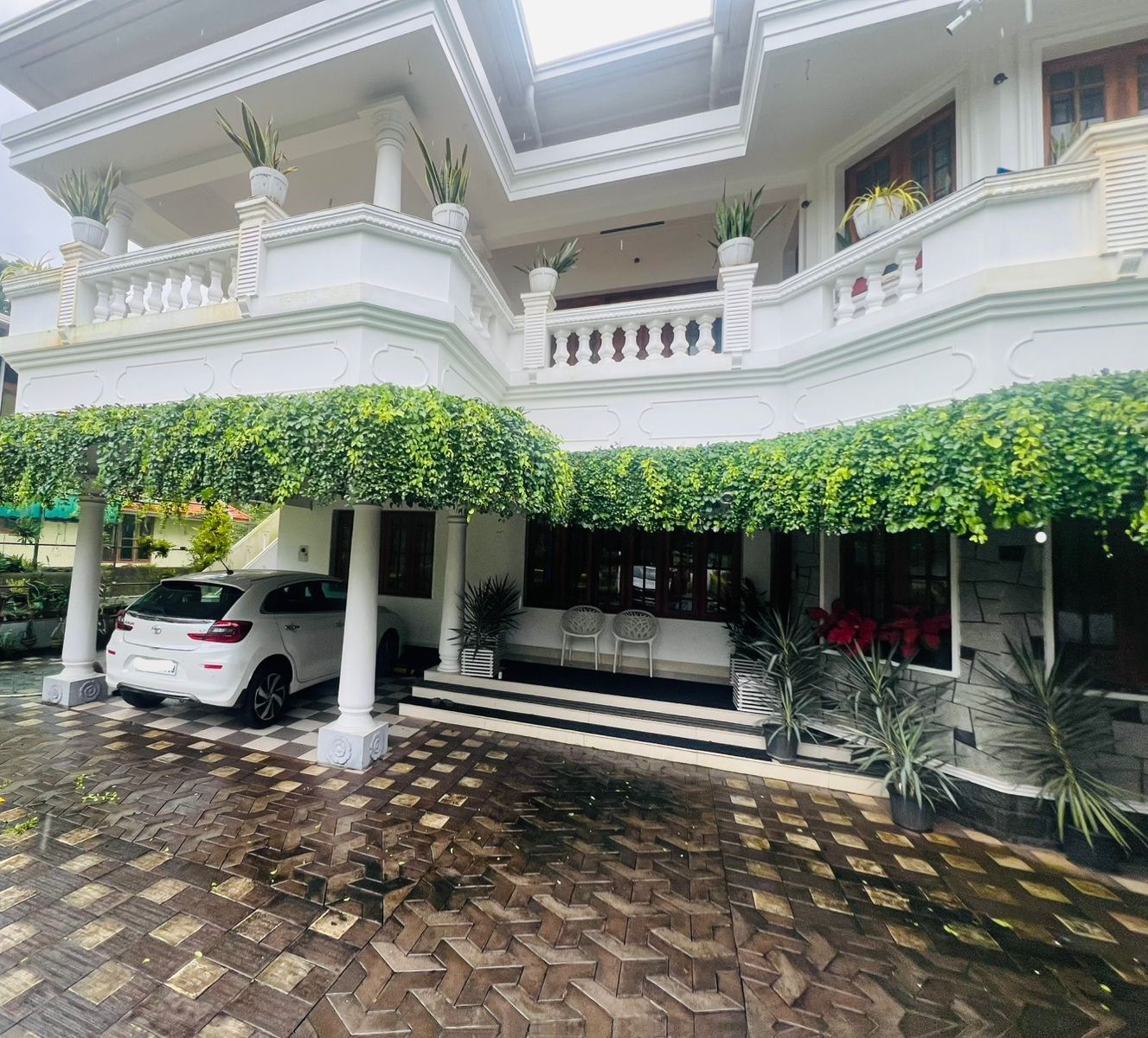 2800sqft 4BHK Semifurnished House with 20cents of Land
