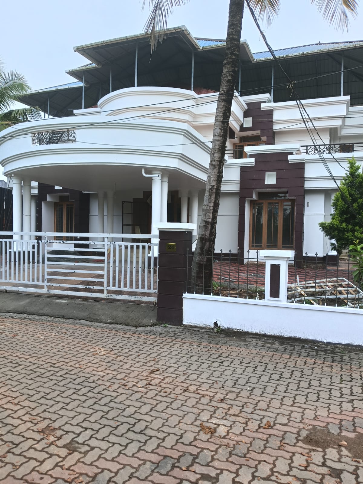 2850sqft 5BHK Luxury Villa