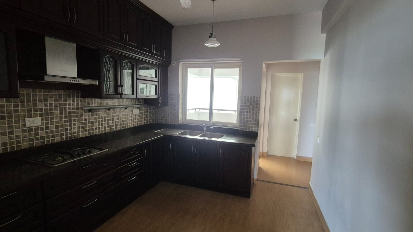 2895sqft 4BHK Semifurnished Flat