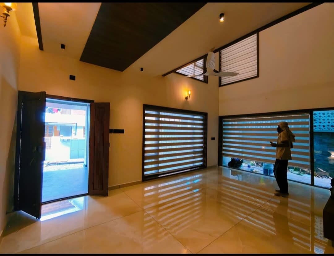 3.500 sq 4BHK Semifurnished House with 7 Cents Land