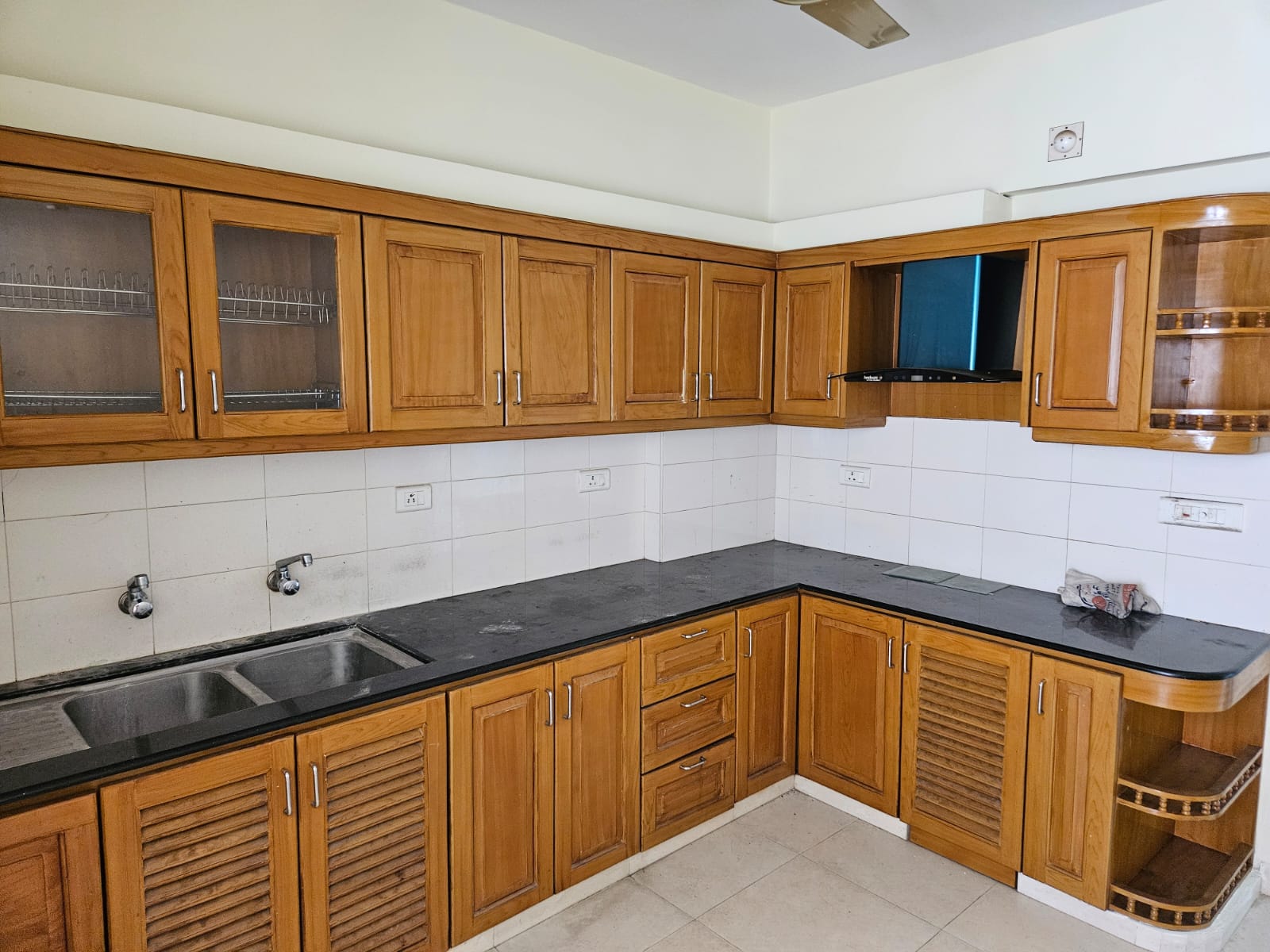 3 BHK Semifurnished Flat in Edappilly, 1788 sqft