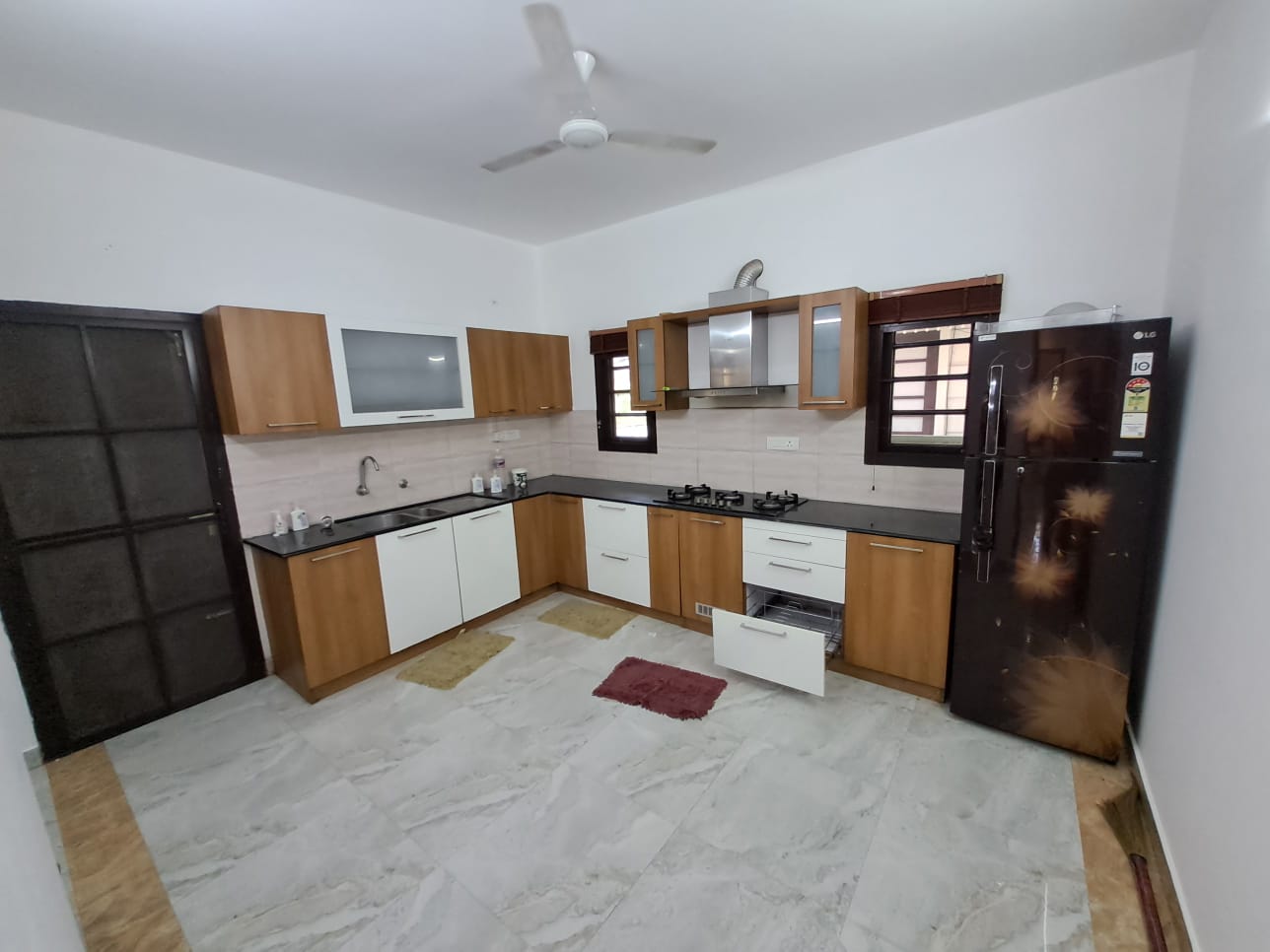 3000 sqft, 4BHK Fully Furnished Posh Villa near Athani, Kakkanad
