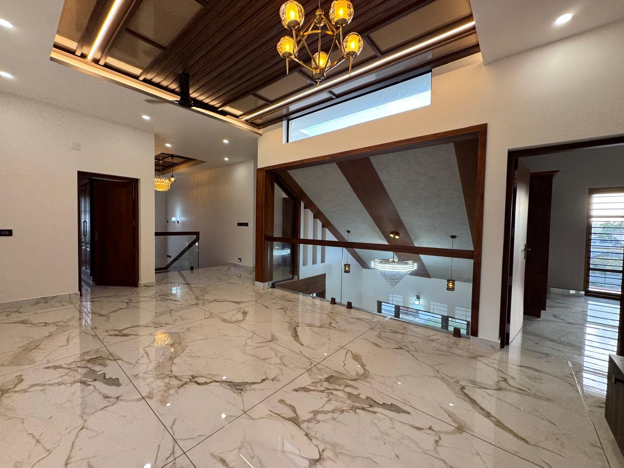 3000sqft 4BHK Semifurnished House with 13.700cents of Land - for sale in kakkanad, Kochi ( Ernakulam ), Kerala