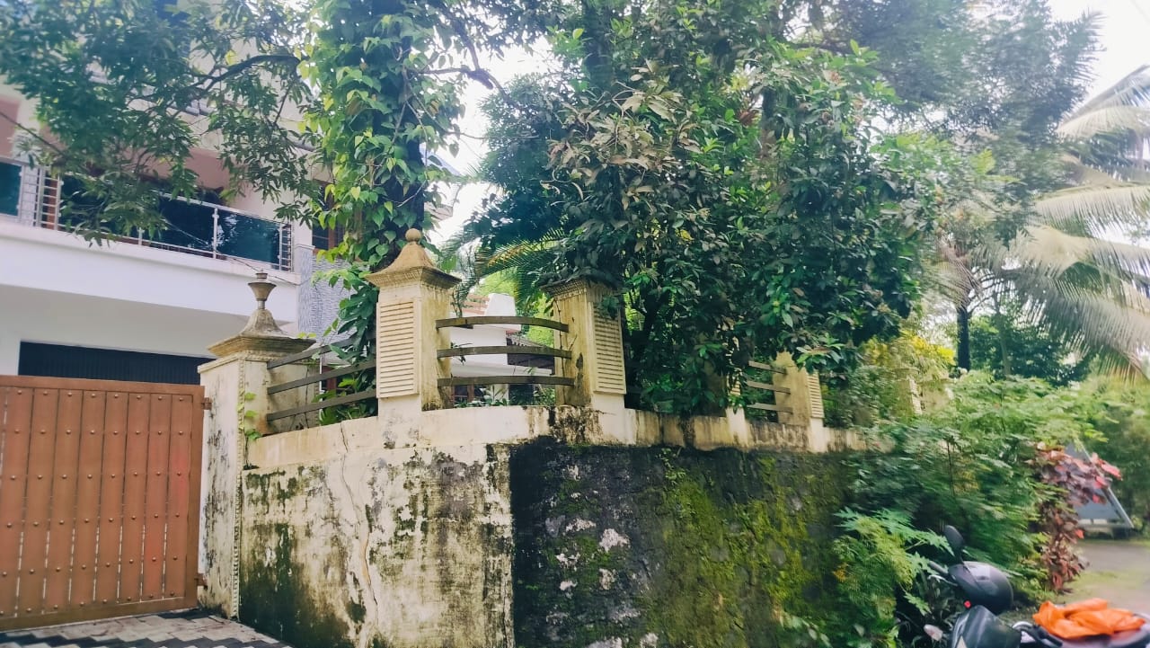 3000sqft 4BHK Waterfront House