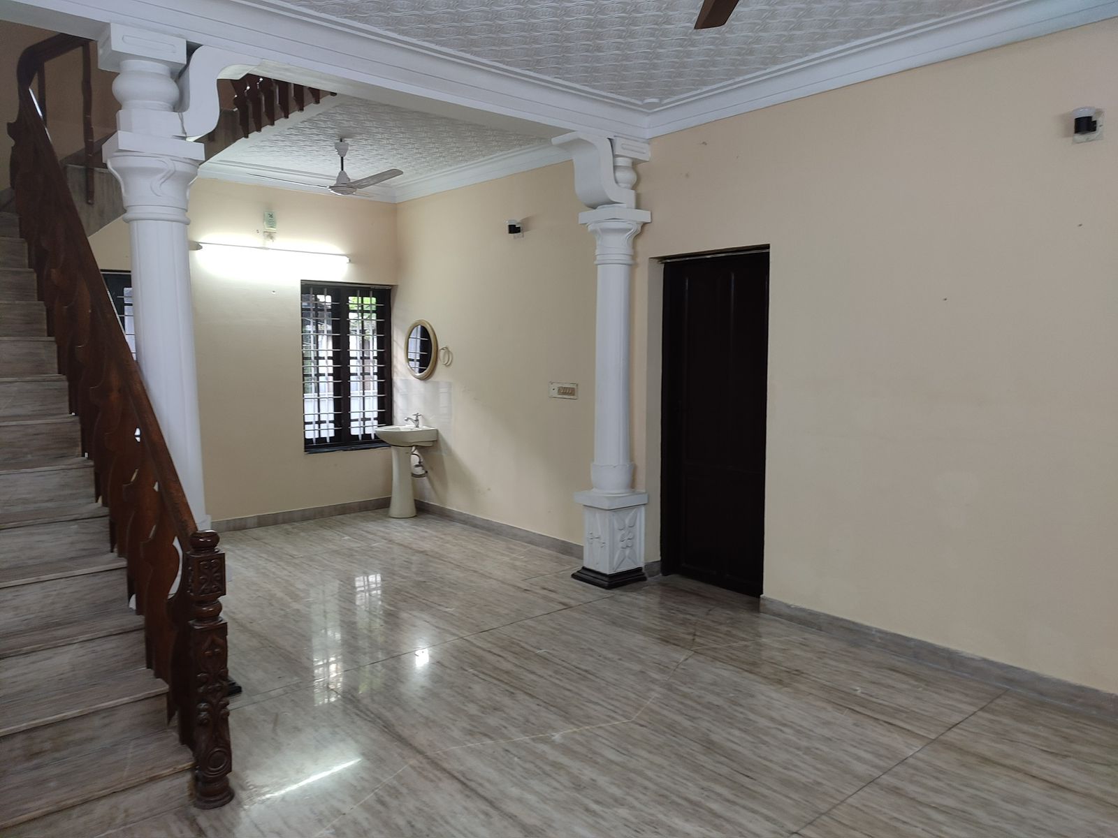 3000sqft 5BHK Semifurnished House