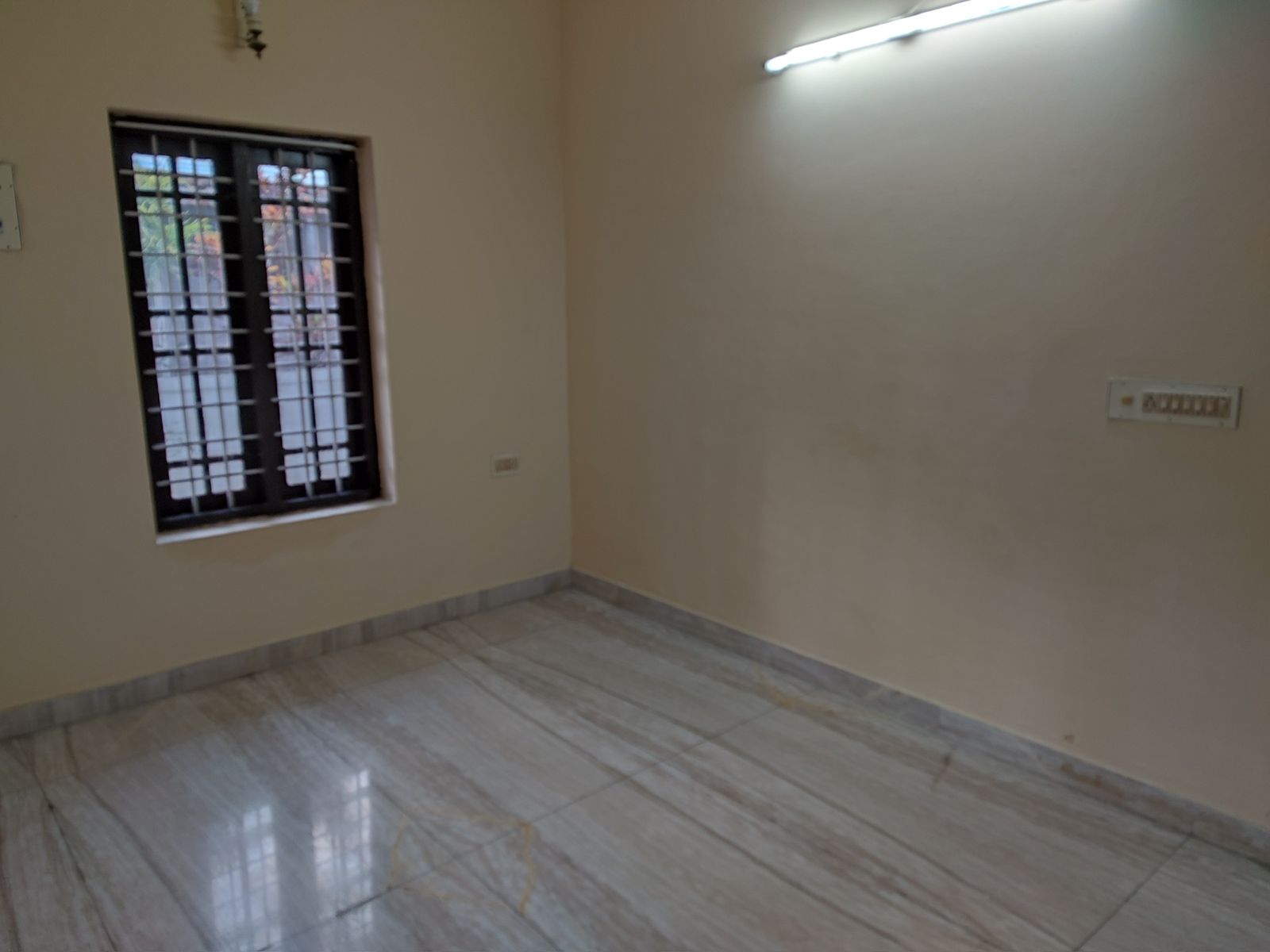3000sqft 5BHK Semifurnished House