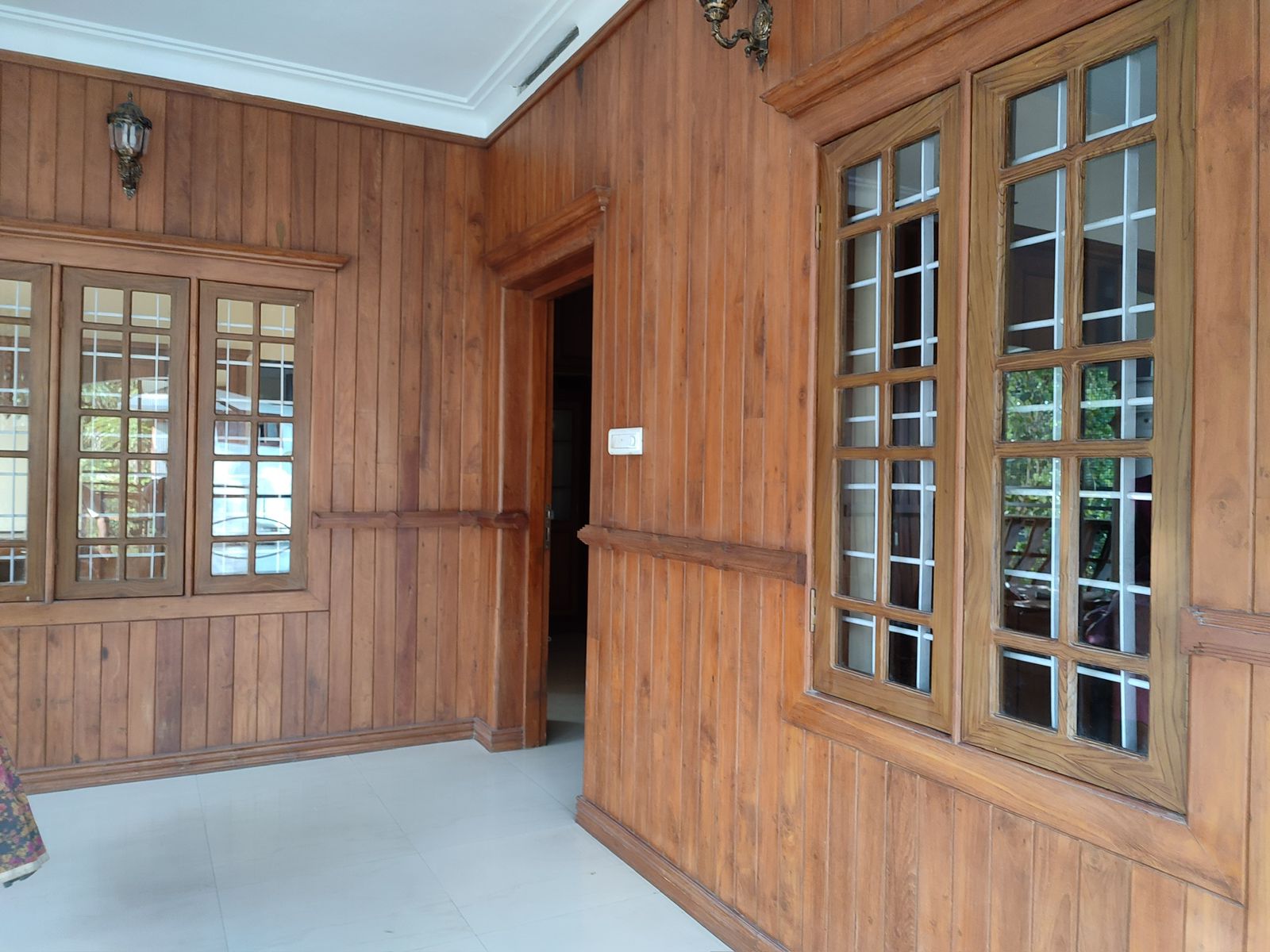 3000sqft 5BHK Semifurnished House