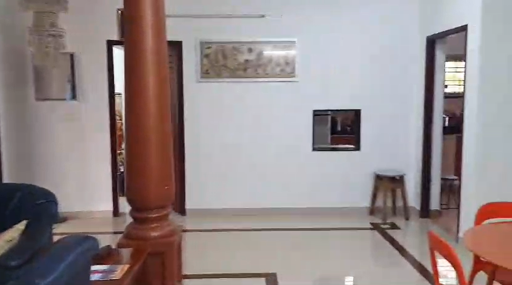 3000sqft 5BHK Semifurnished House